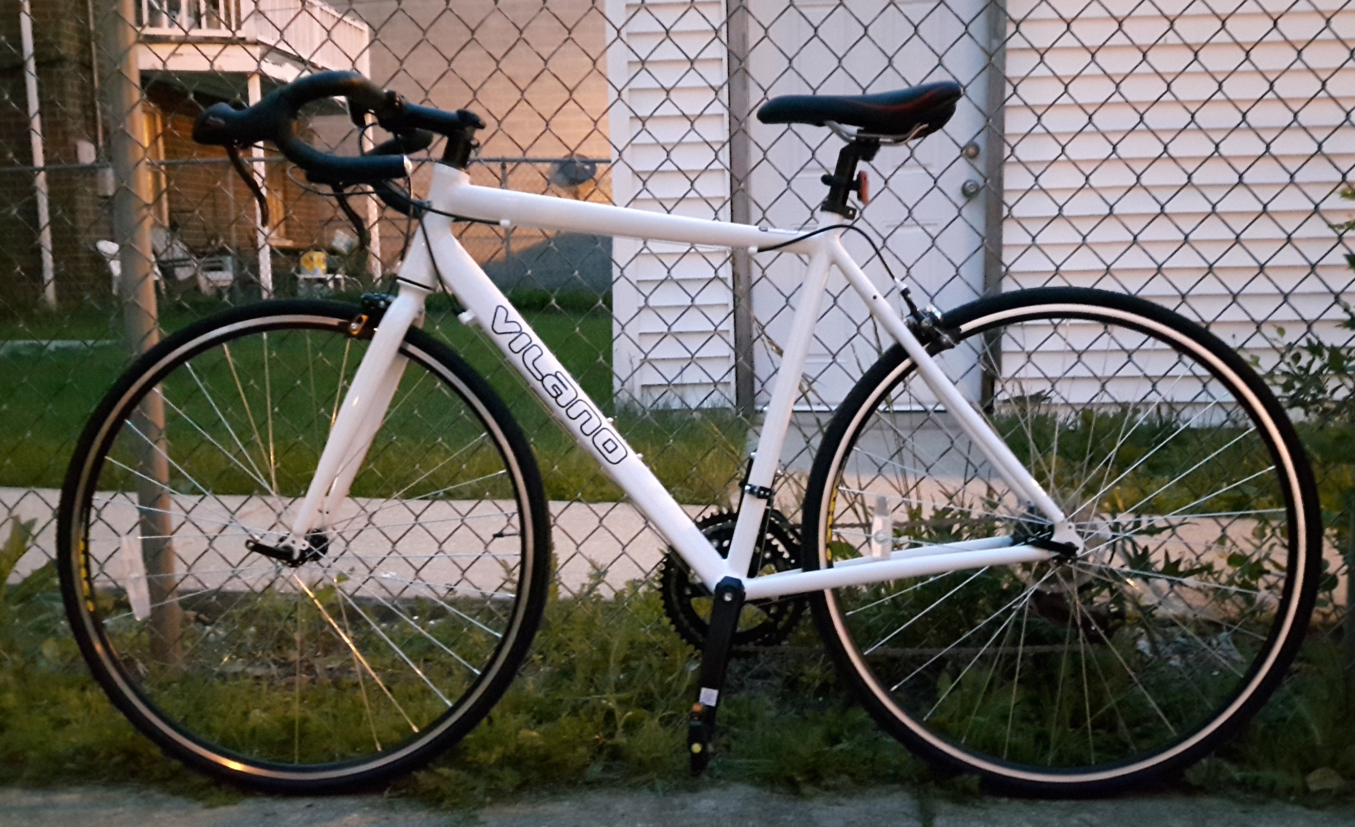 Vilano Shadow Road bike