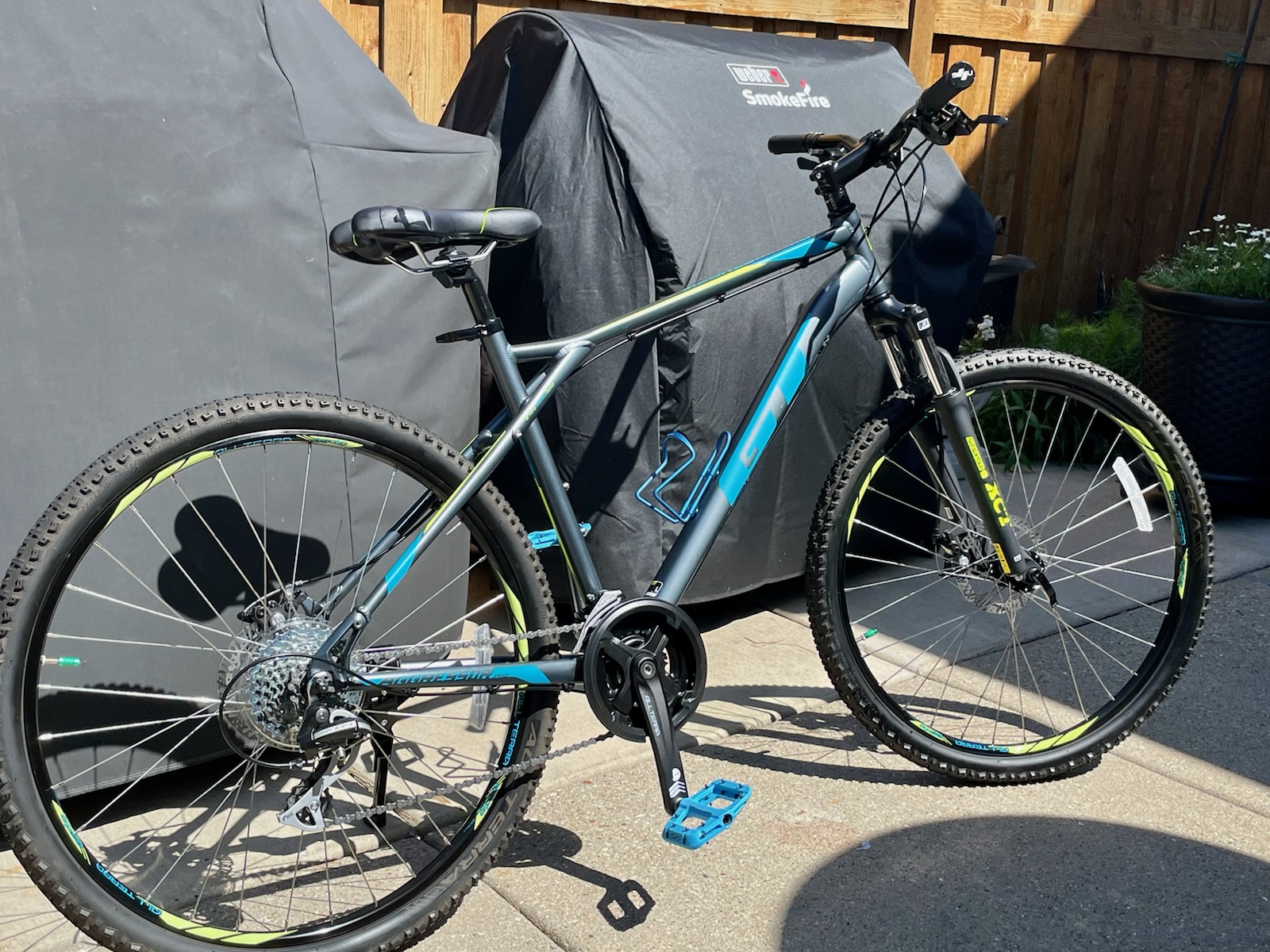 GT Men's Aggressor Pro Mountain Bike