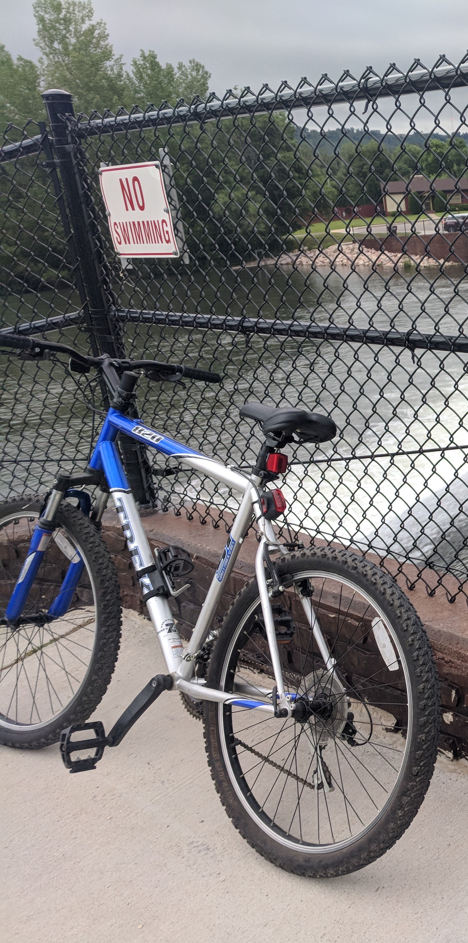 Trek Sun Tour 820