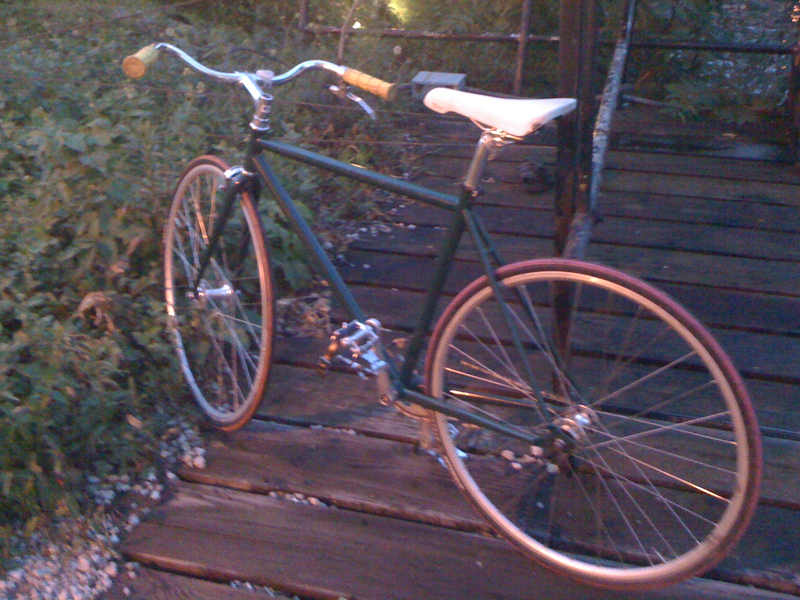 unbranded track bike (built by Tati Cycle in Hyde Park)