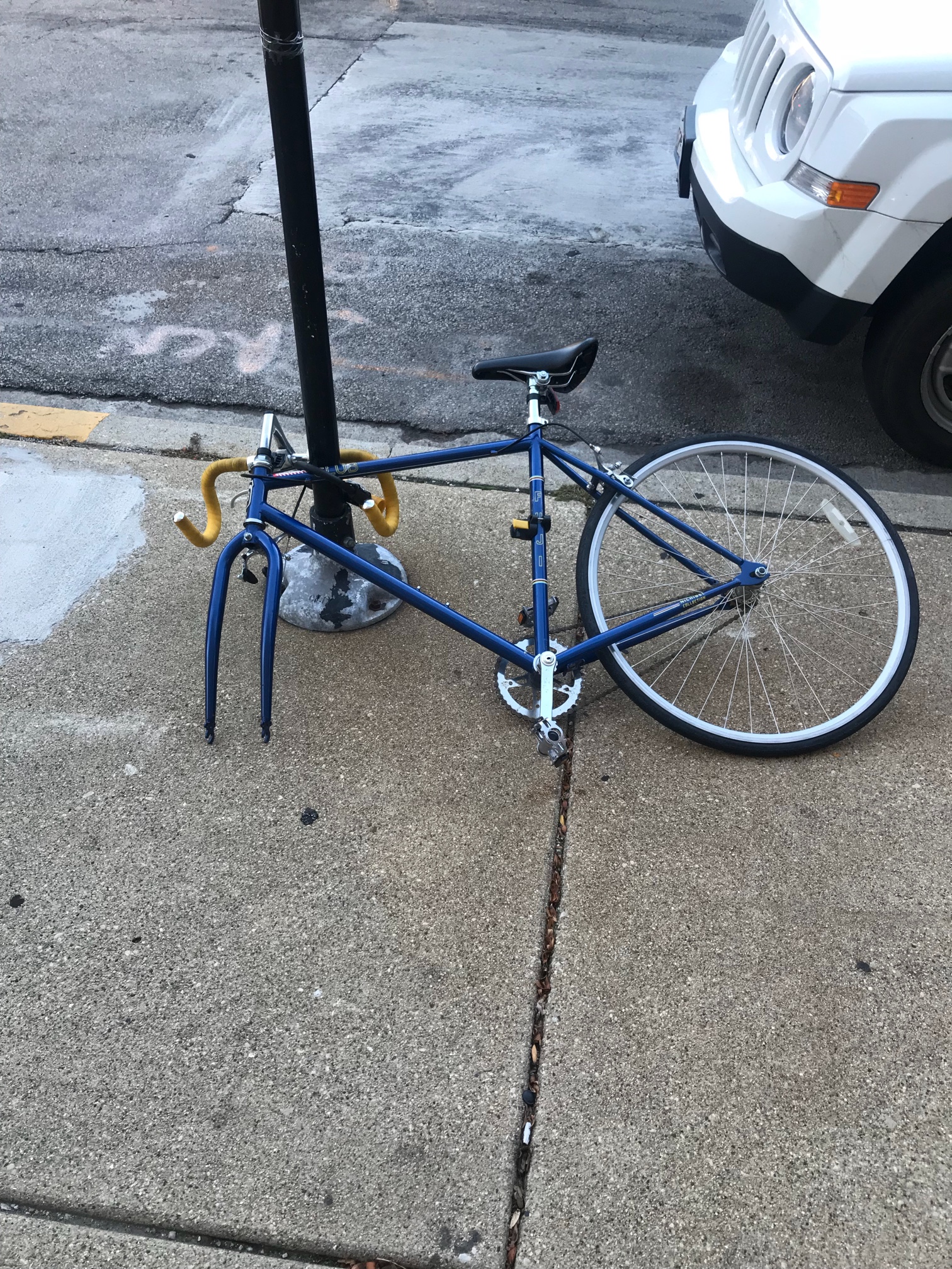 Fuji Club City Bike - Front Wheel Stolen [PARTS THEFT] 