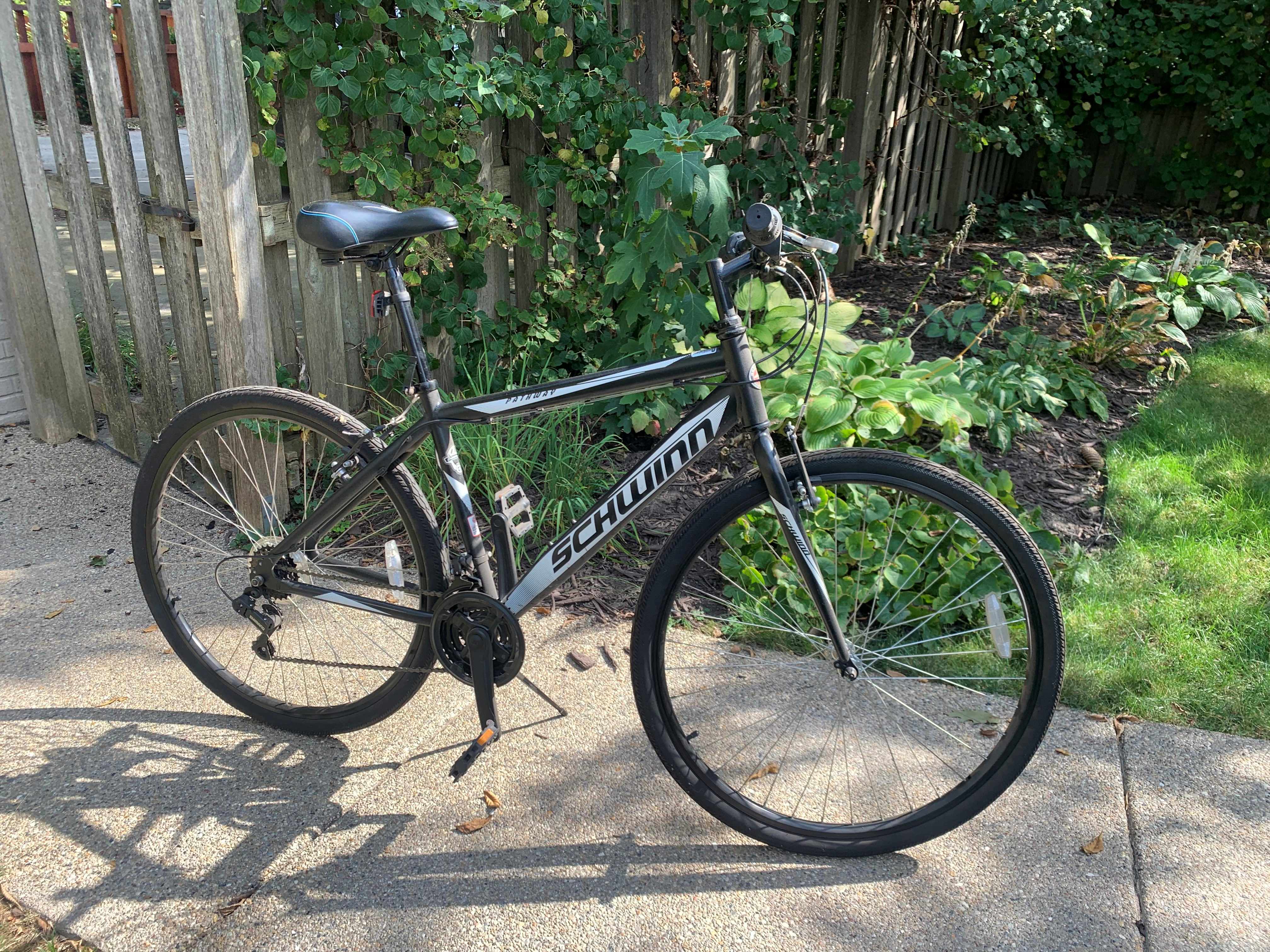 Schwinn Pathway Hybrid Bike