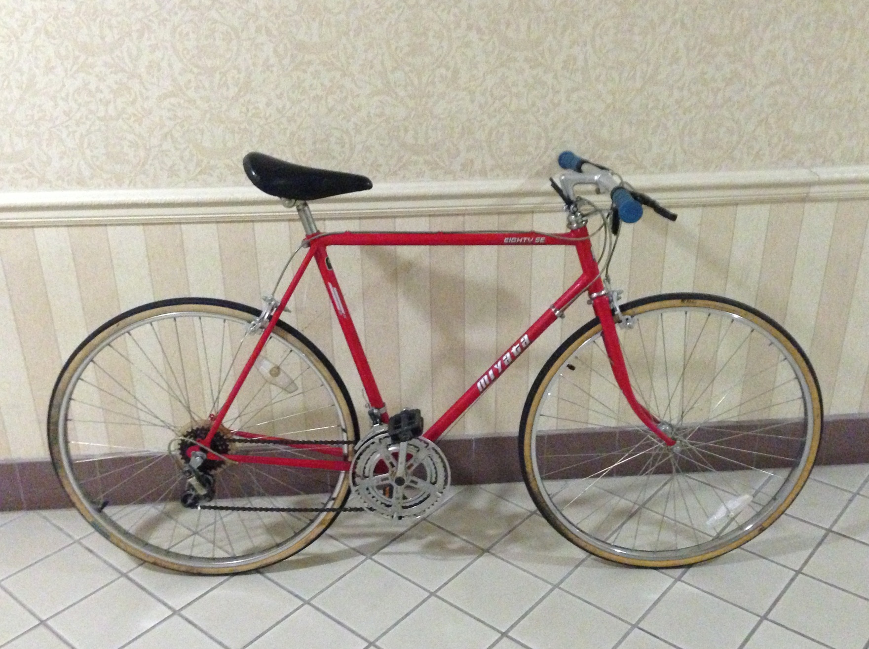 Women's Hybrid Red Miyata