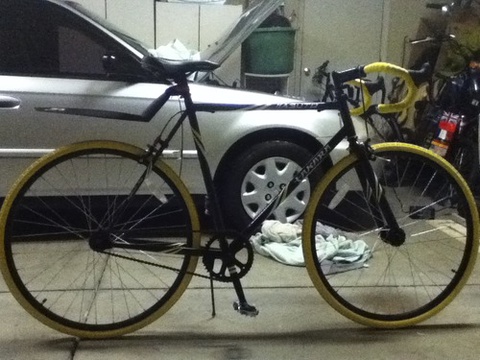 Takara Kabuto Single Speed Road Bike (57cm Frame) black / yellow