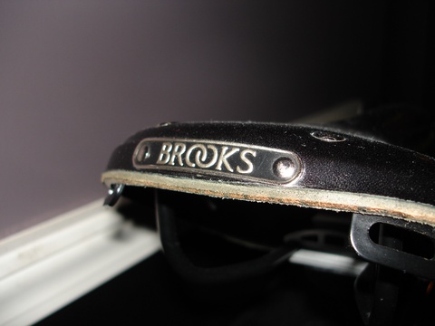 B17 Narrow saddle (black) / Kalloy Uno 25.8x350mm Black 6061