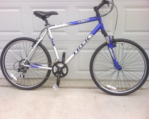 Trek Women's 820