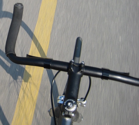 Specialized Langster black headset stem and bullhorn handlebars