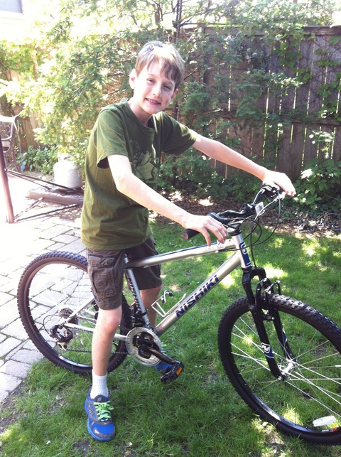 2011 Nishiki Pueblo 16" Mountain Bike