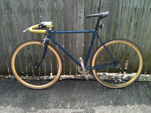 Blue frame with Independent logo on the steerer tube