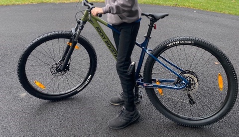Rocky Mountain Fusion (forest green/blue, orange wheel reflectors)
