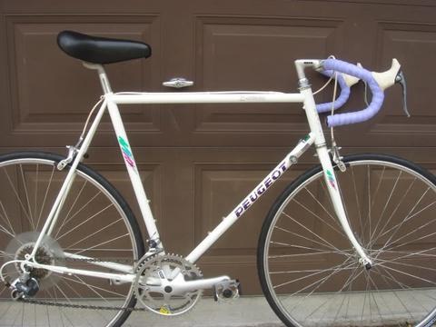 Vintage (1989) White Peugeot Bordeaux Male Frame  