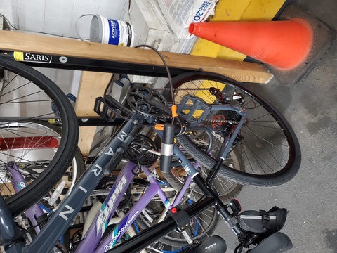 2022 Marin Presidio 1 - City Commuter Bike